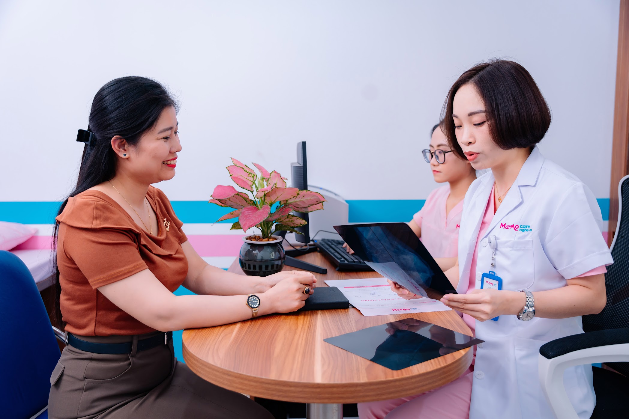 5 Loại Xét Nghiệm Ung Thư Vú Bạn Cần Biết Ngay Để Bảo Vệ Sức Khỏe